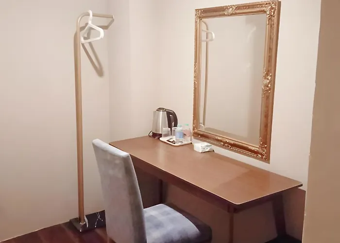 U Yaowarat Apartment *