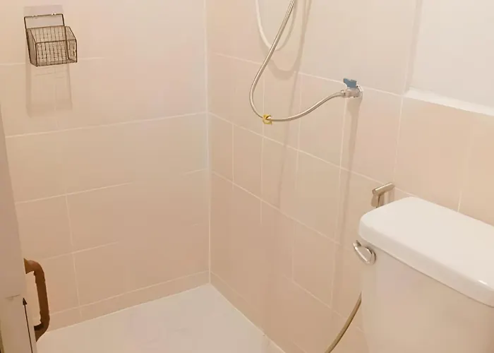 U Yaowarat Apartment *